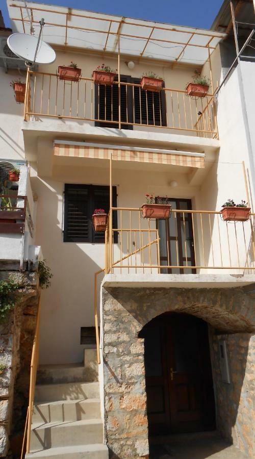 Guesthouse Wish Stari Grad  Exterior foto